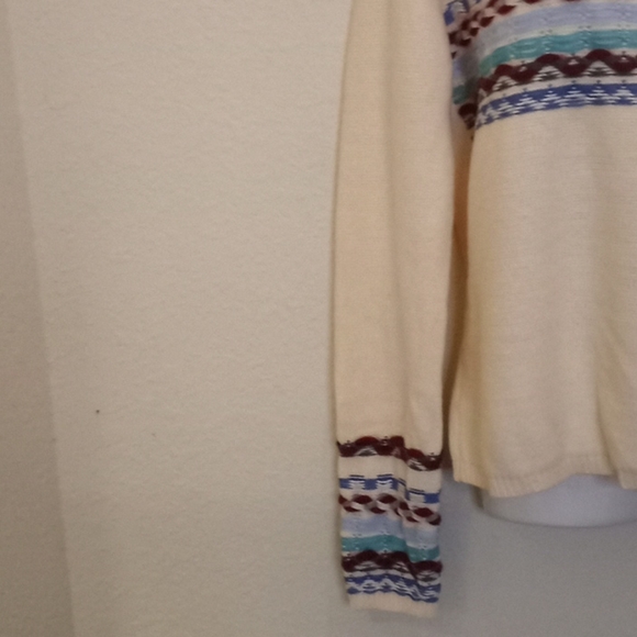 Boundless North BNCI Cable Knit Sweater - Picture 6 of 13